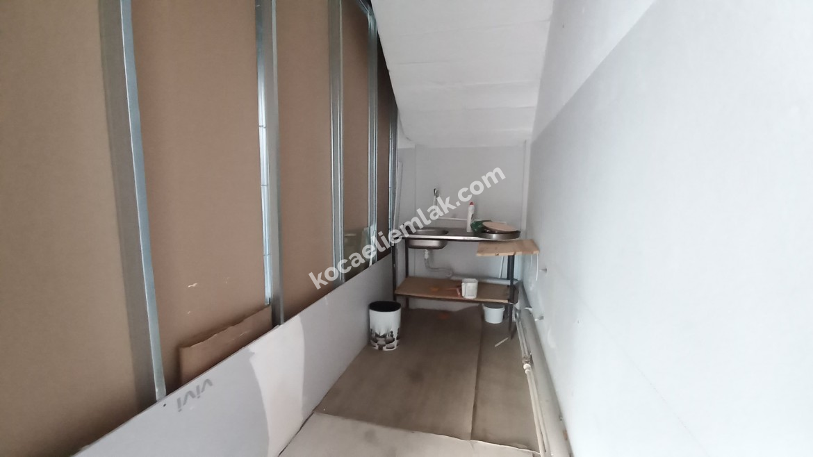 İzmit Körfez Mahallesi 42 Evler Kiralık İş Yeri 