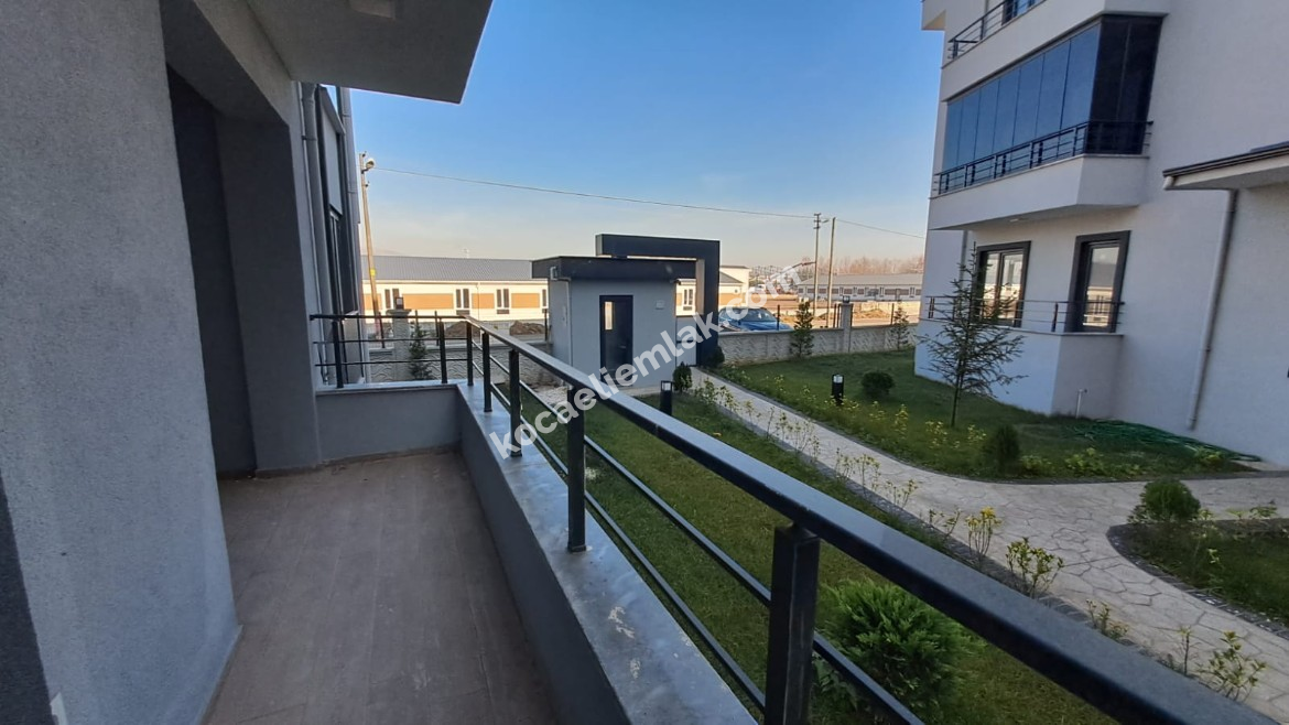 KARTEPE GOLDEN PARK EVLERİ SATILIK DAİRE