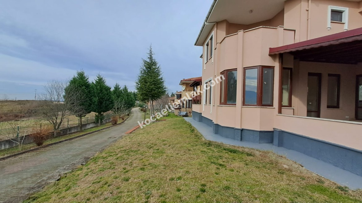 İZMİT AKMEŞE KİRALIK  DAİRE VİLLA EV