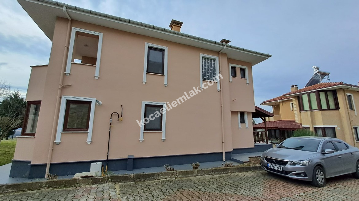 İZMİT AKMEŞE KİRALIK  DAİRE VİLLA EV