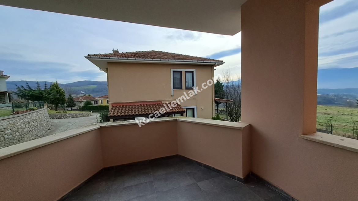 İZMİT AKMEŞE KİRALIK  DAİRE VİLLA EV