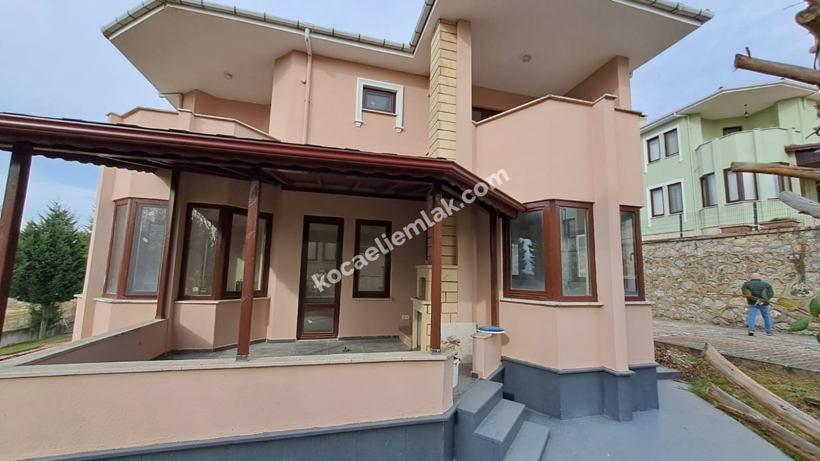 İZMİT AKMEŞE KİRALIK  DAİRE VİLLA EV