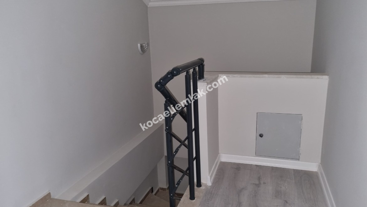 KARTEPE ERTUĞRUL GAZİ MAHALLESİ SATILIK 0 ÇATI DUBLEKSİ