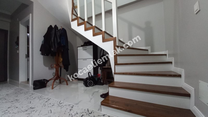 Kartepe Ertuğrulgazi Mahallesi Satılık Müstakil Ev 