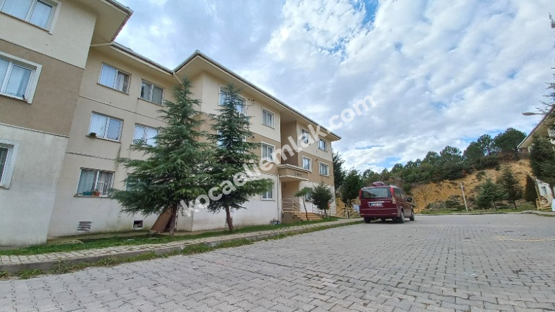 İzmit Akpınar TOKİ Konutları Evleri Satılık Daire 