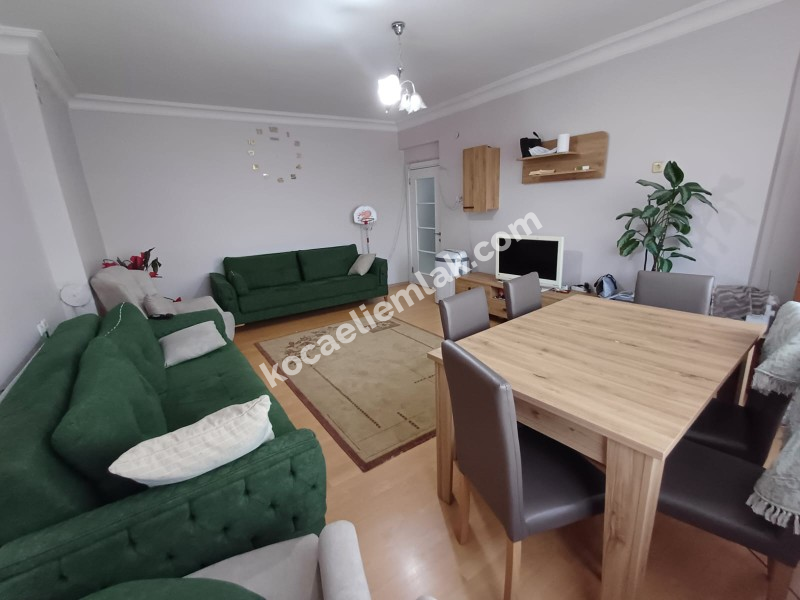 GÖLCÜK PİYALEPAŞA SATILIK DENİZ MANZARALI DAİRE