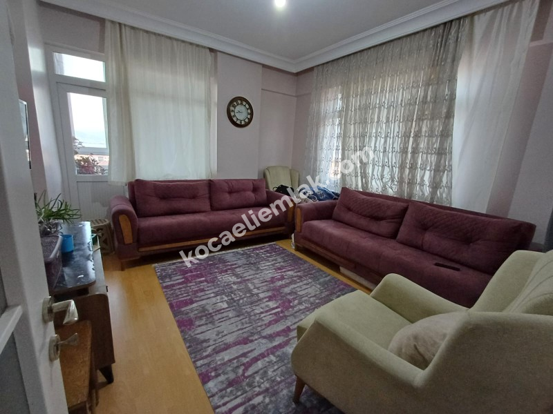 GÖLCÜK PİYALEPAŞA SATILIK DENİZ MANZARALI DAİRE