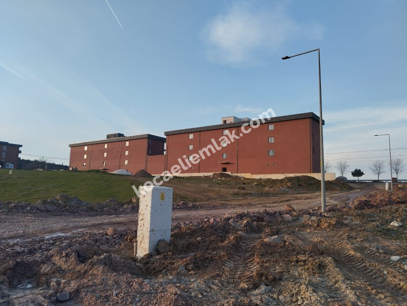 Kocaeli Üniversitesi Umuttepe Civarı 1+1 satılık Daire