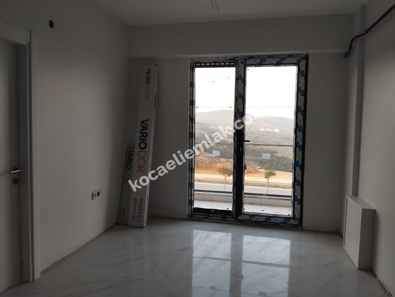 Kocaeli Üniversitesi Umuttepe Civarı 1+1 satılık Daire
