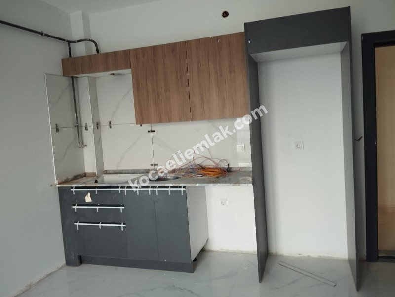 Kocaeli Üniversitesi Umuttepe Civarı 1+1 satılık Daire
