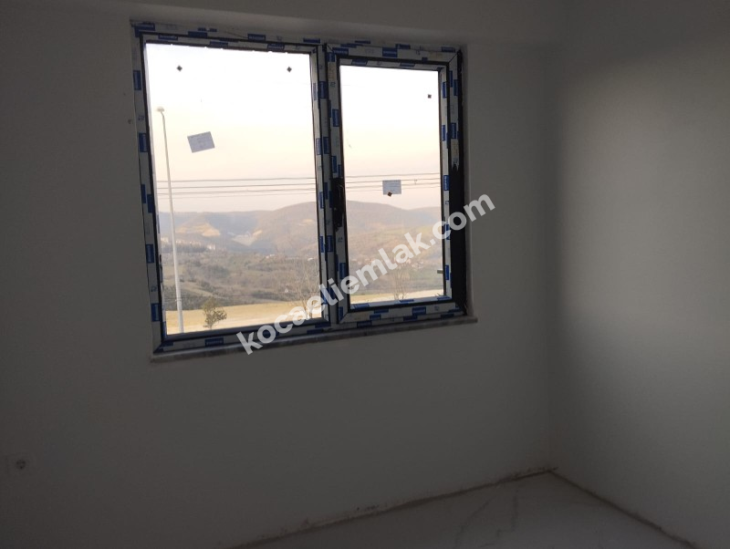 Kocaeli Üniversitesi Umuttepe Civarı 1+1 satılık Daire