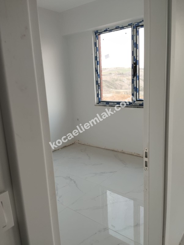 Kocaeli Üniversitesi Umuttepe Civarı 1+1 satılık Daire
