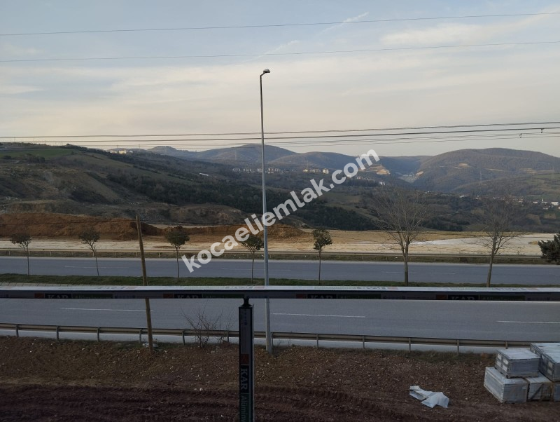 Kocaeli Üniversitesi Umuttepe Civarı 1+1 satılık Daire