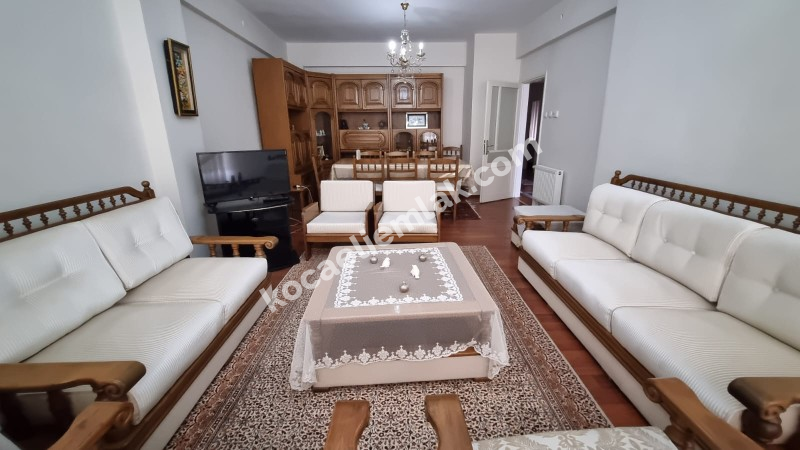 İzmit Merkez Full Eşyalı Kiralık Daire