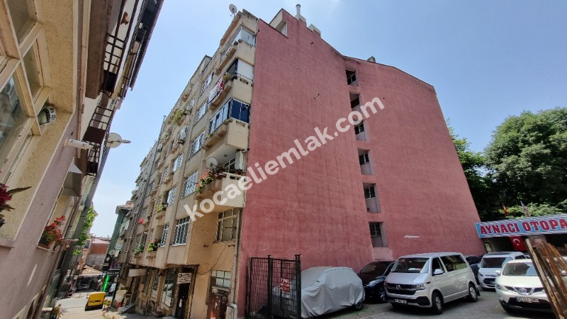 İzmit Merkez İnönü Caddesi Satılık 3+1 Daire