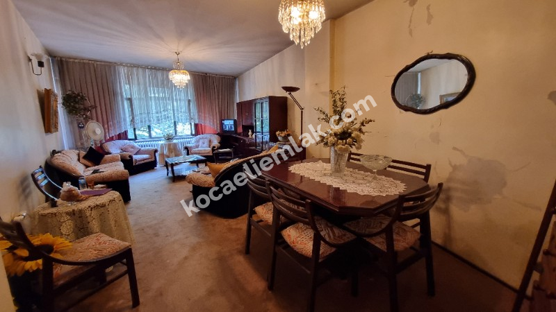 İzmit Merkez İnönü Caddesi Satılık 3+1 Daire
