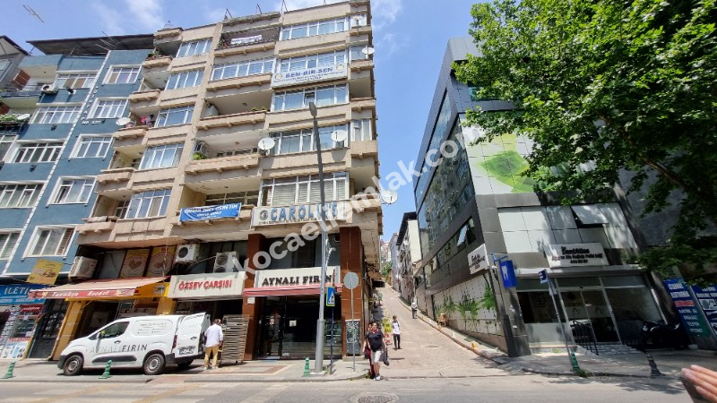 İzmit Merkez İnönü Caddesi Satılık 3+1 Daire