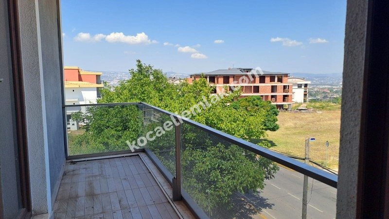 Başiskele Yuvacık Polen Park'ta Deniz Manzaralı Kiralık Daire