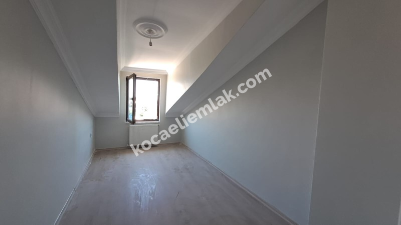 Başiskele Yuvacık Polen Park'ta Deniz Manzaralı Kiralık Daire