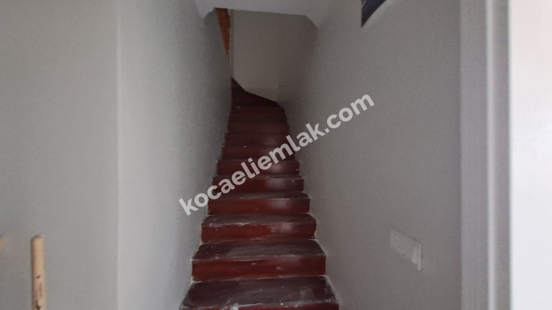 Başiskele Yuvacık Polen Park'ta Deniz Manzaralı Kiralık Daire