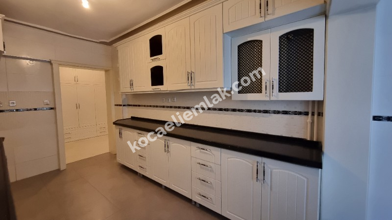 İzmit Kozluk Mahallesi Merkez Satılk Daire Ev 