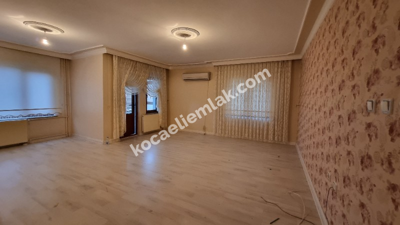 İzmit Kozluk Mahallesi Merkez Satılk Daire Ev 