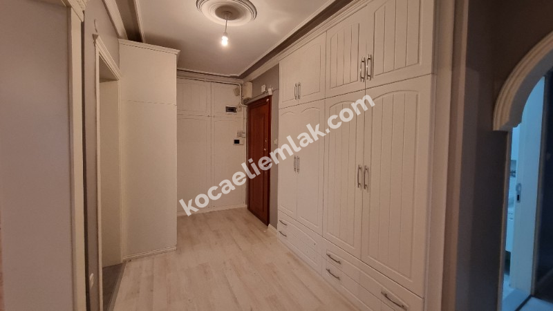 İzmit Kozluk Mahallesi Merkez Satılk Daire Ev 