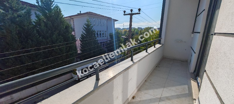 Kartepe İstasyon Mahallesi Satılık Çatı Dubleks Daire