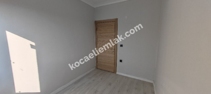 Kartepe İstasyon Mahallesi Satılık Çatı Dubleks Daire