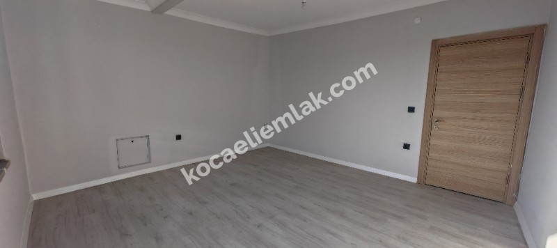 Kartepe İstasyon Mahallesi Satılık Çatı Dubleks Daire
