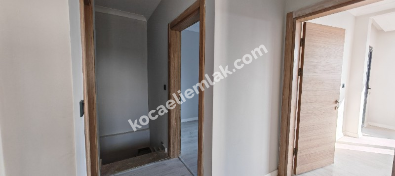 Kartepe İstasyon Mahallesi Satılık Çatı Dubleks Daire