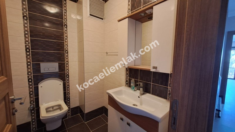 DEĞİRMENDERE TOPÇULAR SATILIK TRİPLEKS VİLLA