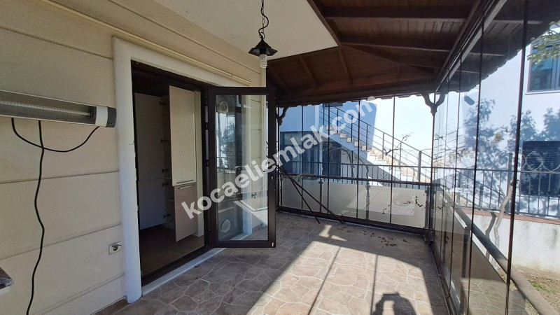 DEĞİRMENDERE TOPÇULAR SATILIK TRİPLEKS VİLLA