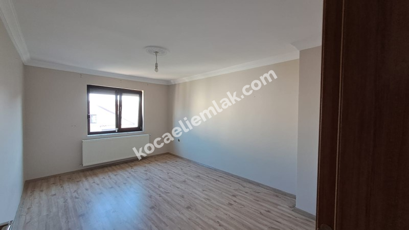 DEĞİRMENDERE TOPÇULAR SATILIK TRİPLEKS VİLLA