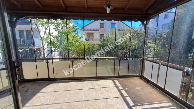 DEĞİRMENDERE TOPÇULAR SATILIK TRİPLEKS VİLLA