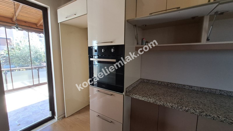DEĞİRMENDERE TOPÇULAR SATILIK TRİPLEKS VİLLA
