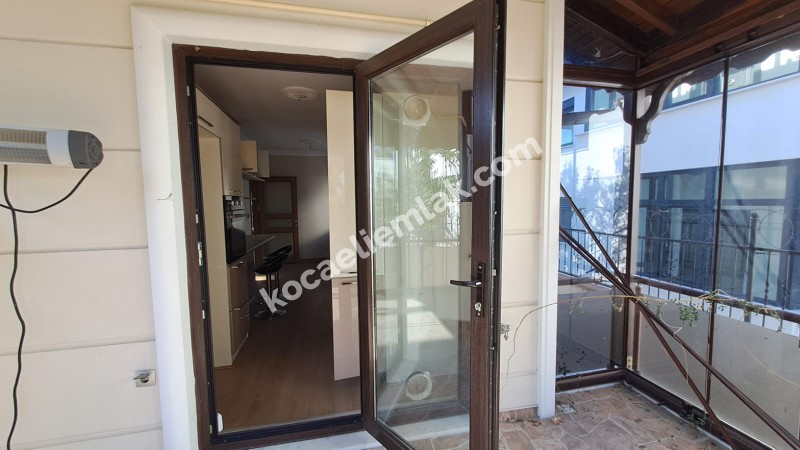 DEĞİRMENDERE TOPÇULAR SATILIK TRİPLEKS VİLLA