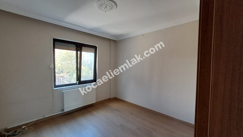 DEĞİRMENDERE TOPÇULAR SATILIK TRİPLEKS VİLLA