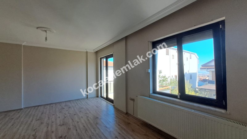 DEĞİRMENDERE TOPÇULAR SATILIK TRİPLEKS VİLLA