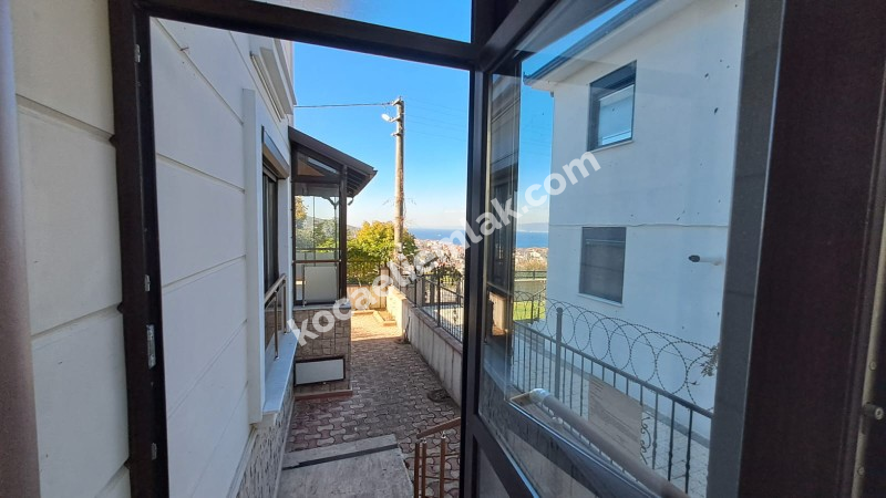 DEĞİRMENDERE TOPÇULAR SATILIK TRİPLEKS VİLLA