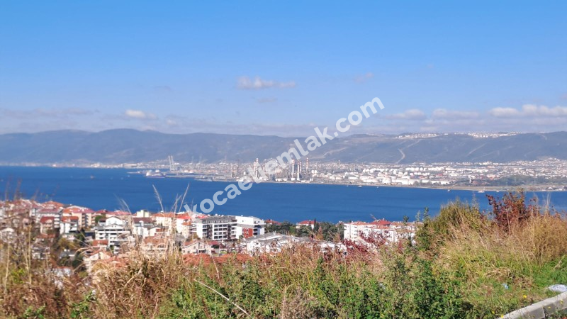 DEĞİRMENDERE TOPÇULAR SATILIK TRİPLEKS VİLLA