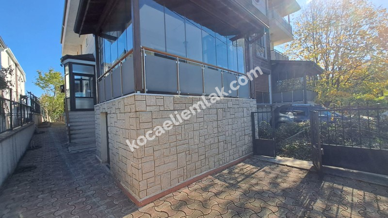 DEĞİRMENDERE TOPÇULAR SATILIK TRİPLEKS VİLLA