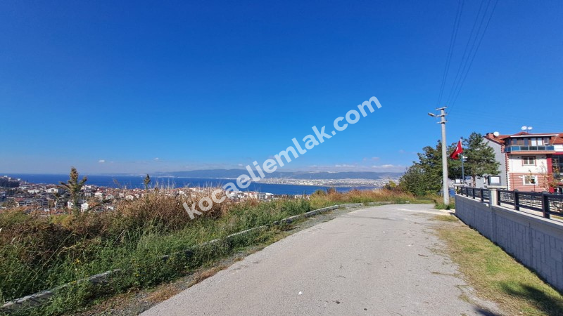 DEĞİRMENDERE TOPÇULAR SATILIK TRİPLEKS VİLLA