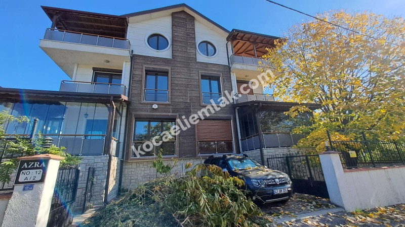 DEĞİRMENDERE TOPÇULAR SATILIK TRİPLEKS VİLLA