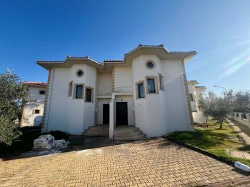 Kıbrıs İskele Long Beach Bölgesinde Satılık 2+1 İkiz Villa 