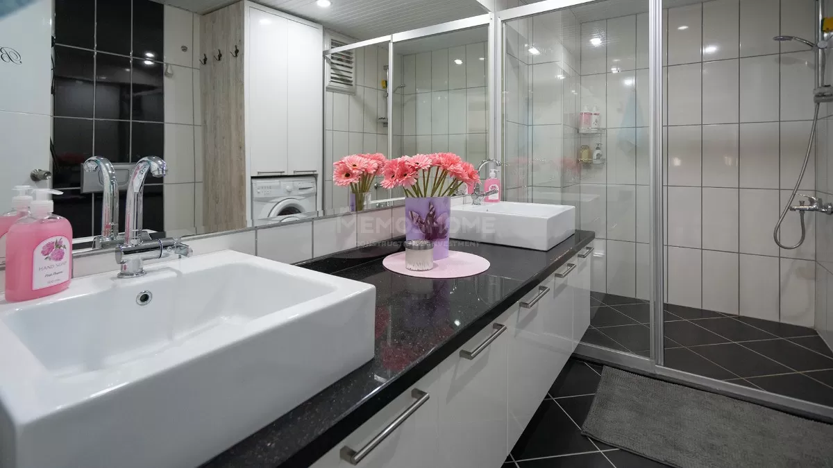 Elegant Beachside Living in Alanya