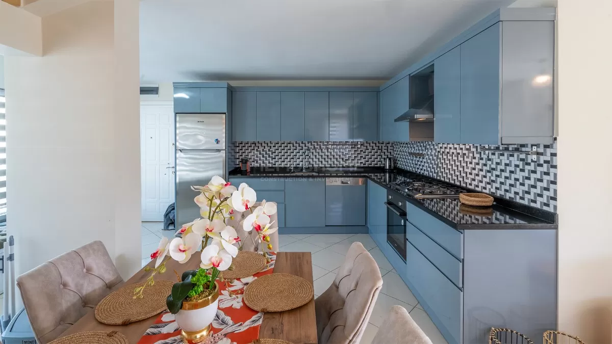 4+1 by the Beach in Oba