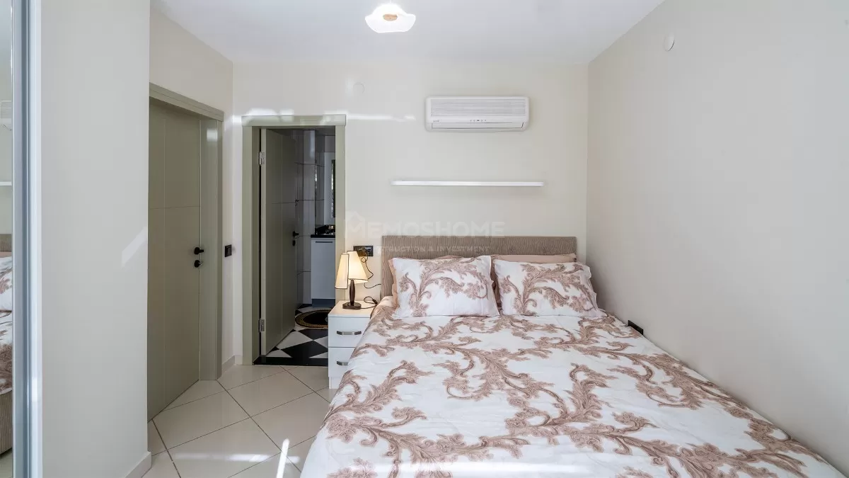 4+1 by the Beach in Oba