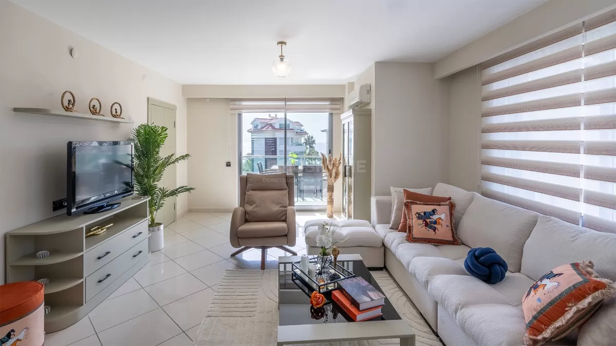 4+1 by the Beach in Oba