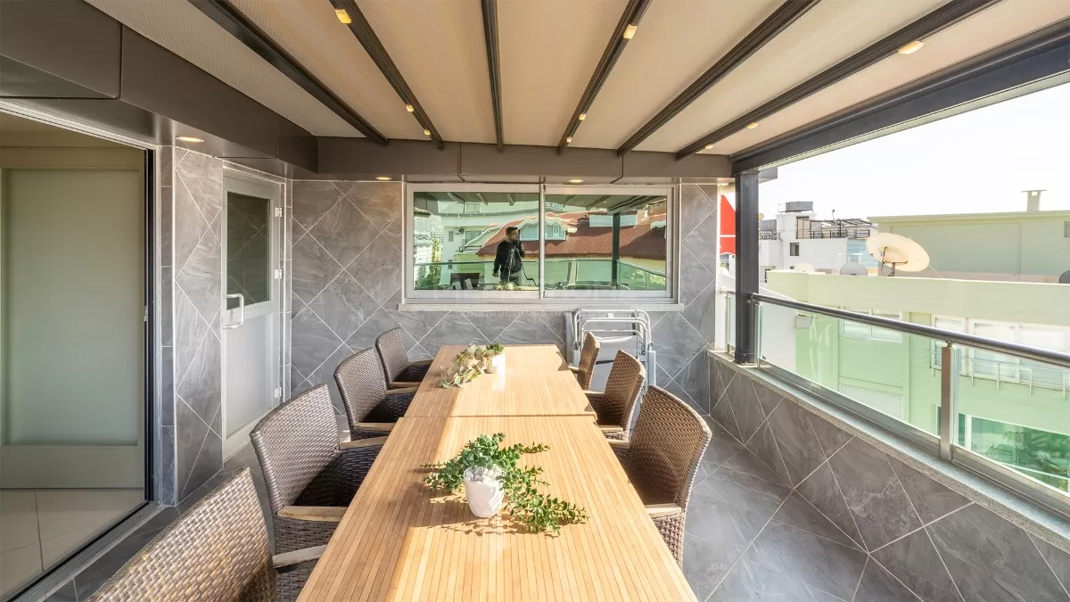 4+1 by the Beach in Oba